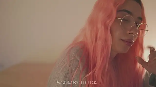 dearnina_ élő XXX-chatje