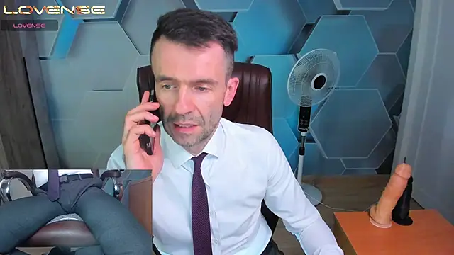 SteveTiger XXX чат на живо