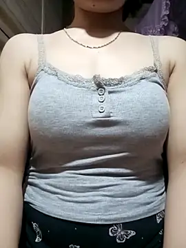 Chat +18 de LucyyLy ao vivo
