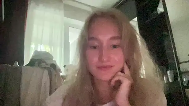 MissMillyx Adlı Modelin Canlı XXX Sohbeti