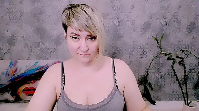 Djullia's Live XXX Chat