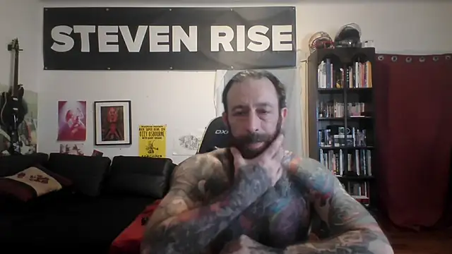Chat +18 de StevenRiseNYC ao vivo