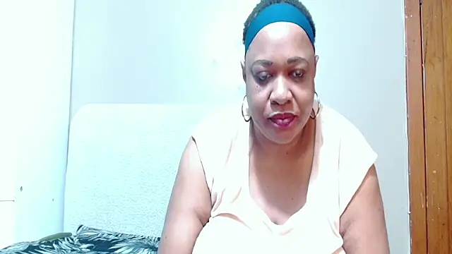 BUSTYQUEEN56_ Live XXX-chat