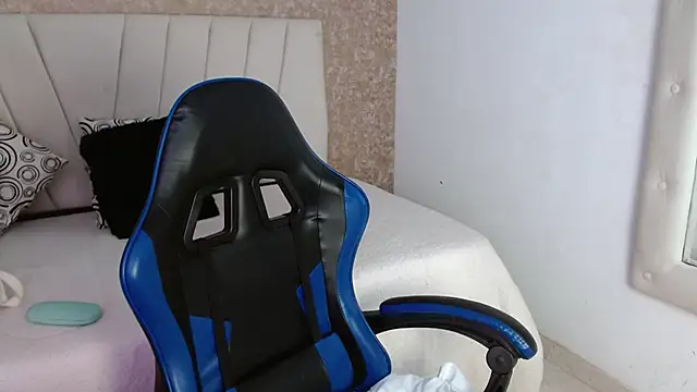 Chat XXX en directo de AliceSmity__