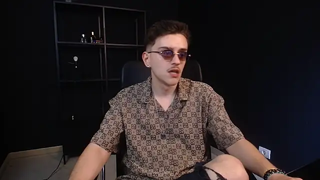 FelixStarkk Chat XXX in diretta