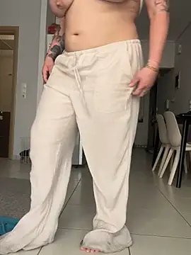 Czat XXX na żywo – HeyBABYGIRL