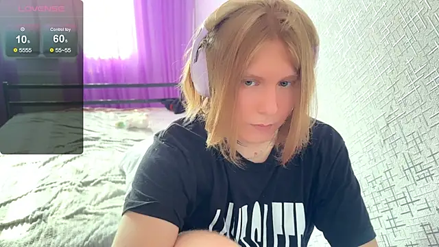 Hirtay élő XXX-chatje