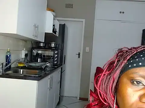 NaughtyMilf_LillyのライブXXXチャット