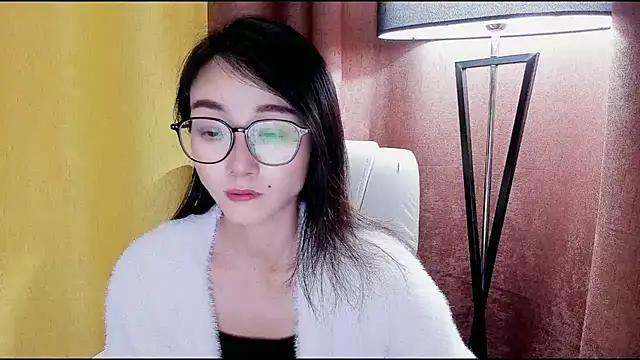 NIAN-er Adlı Modelin Canlı XXX Sohbeti