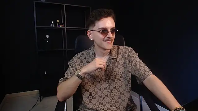 FelixStarkk Chat XXX in diretta