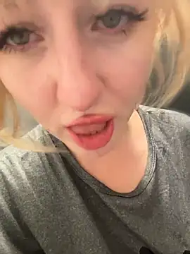 Chat +18 de RonnieKiss ao vivo