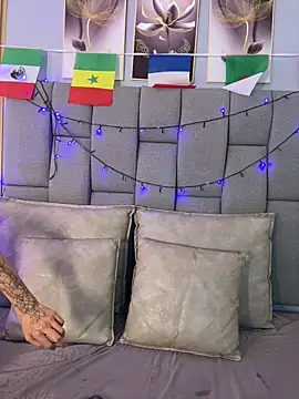 Mika_love_milo Chat XXX in diretta