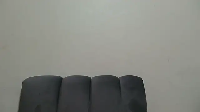 sluttylaura21's Live XXX Chat