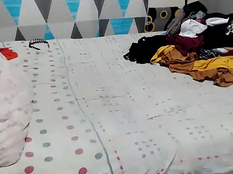 XXX chat uživo modela Trish_CurveCock