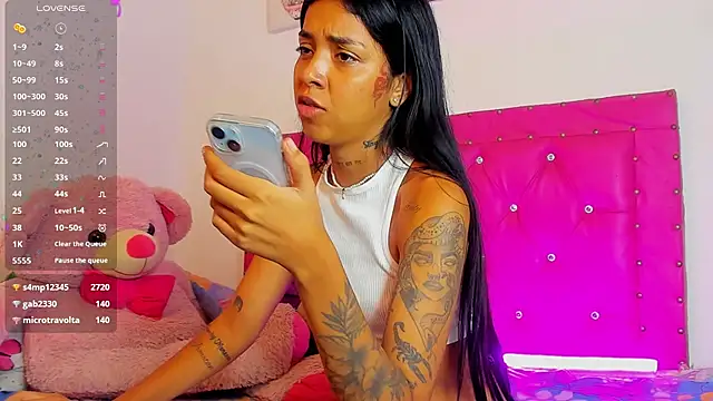 Chat +18 de dahiiangomezz ao vivo