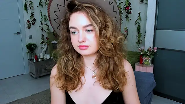 MiracleCurly Chat XXX in diretta