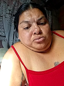 Juli_Powl Chat XXX live