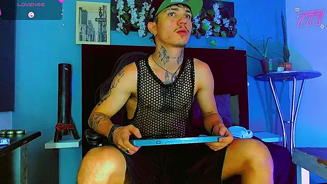 HannibalLester élő XXX-chatje