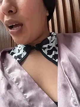 Chat +18 de Amelia_Rivas ao vivo