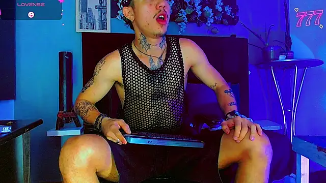 HannibalLester élő XXX-chatje