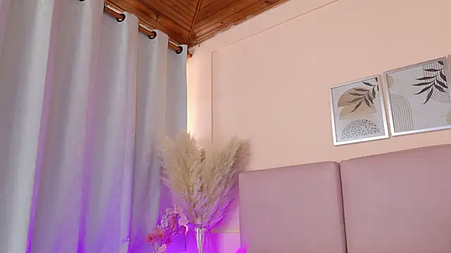 Emmy_And_Luna Chat XXX live