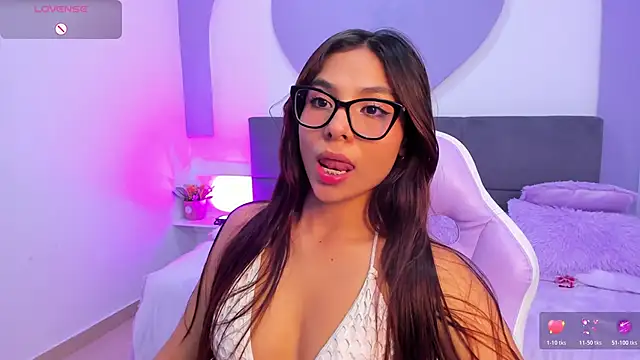 Czat XXX na żywo – amira_cute2