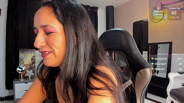 Chat XXX en directo de Vicky_Angeel