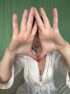 Chat +18 de HotyEmily ao vivo