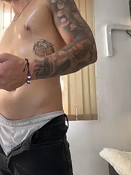 Chat +18 de Alexander_ferre ao vivo