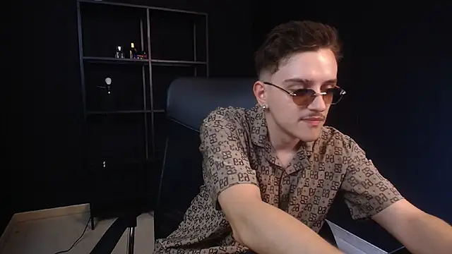 Chat +18 de FelixStarkk ao vivo