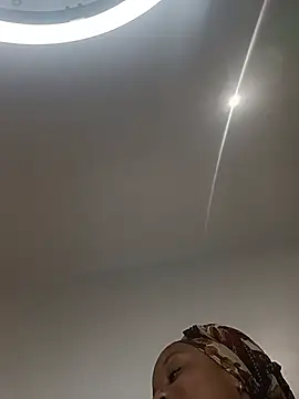 XXX chat uživo modela Queen-Chocolate