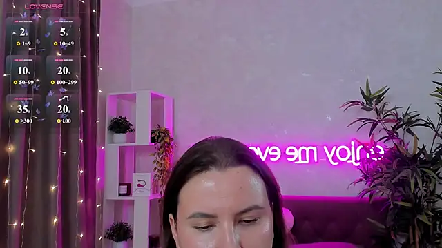 XXX chat uživo modela FeralPeach