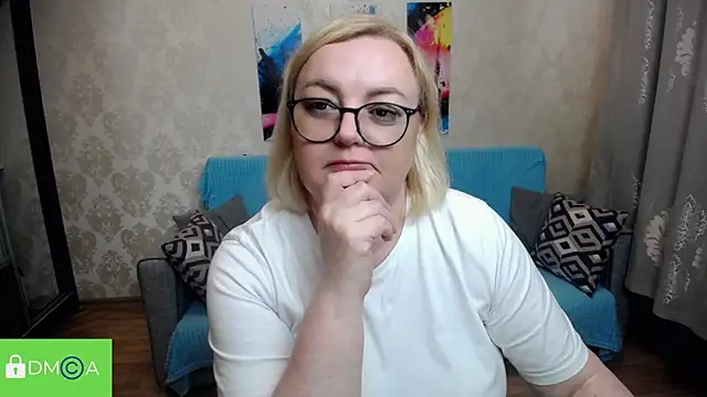 XXX chat uživo modela MeowMilf