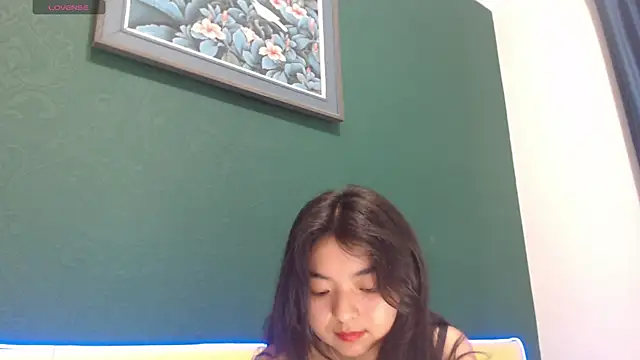 XXX chat uživo modela Shy_Kira