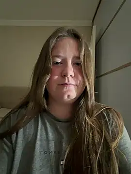 XXX chat uživo modela remirann_