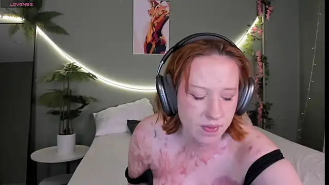 XXX chat uživo modela Maya_foxy