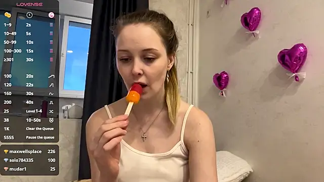 XXX chat uživo modela MarryMurietto