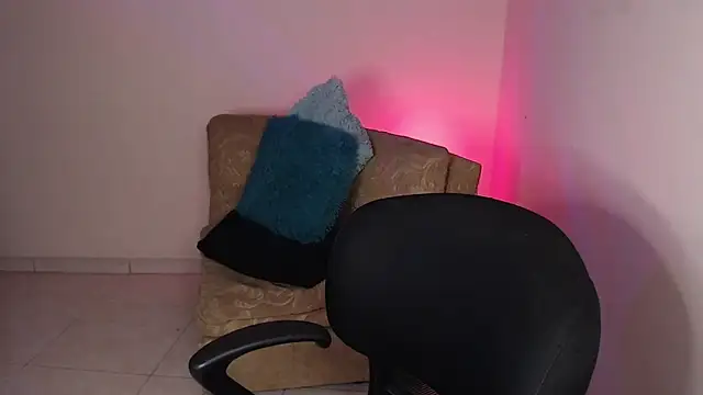 XXX chat uživo modela iam_emy