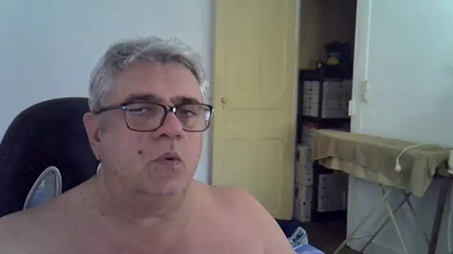 Laurent_oldmen Chat XXX in diretta