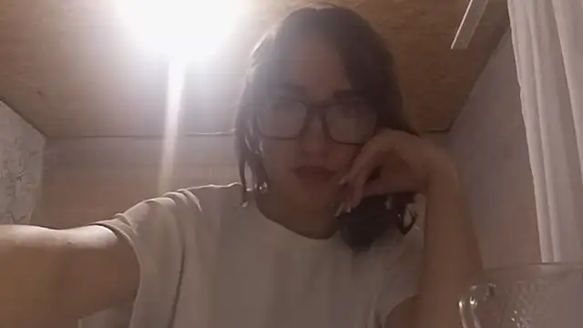OliviaMoment Chat XXX live
