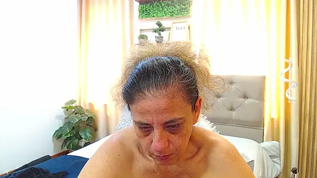 sasi_luna's Live XXX Chat
