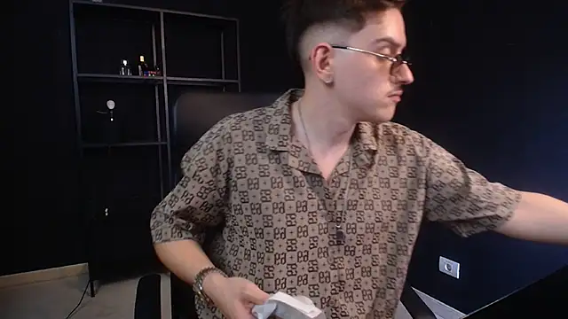 FelixStarkk Chat XXX live