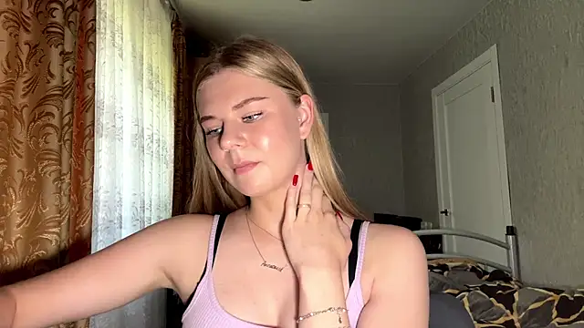 HoneysPiee Live XXX Chat