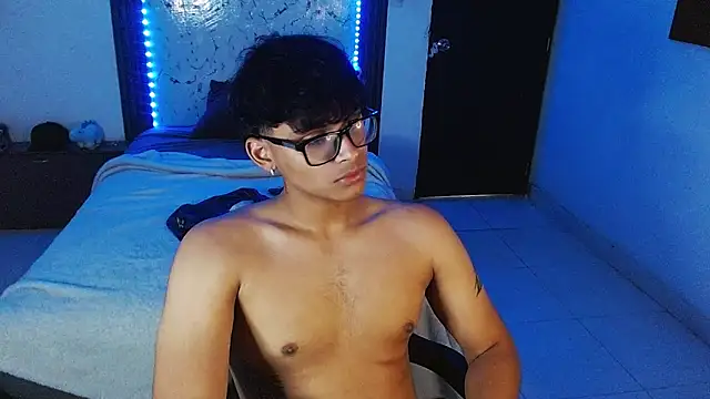 دردشة Mr_yisuzz الجنسية المباشرة