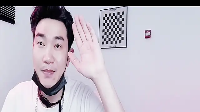 qqq-002 Show Webcam