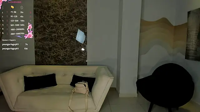 Chat +18 de NinaMichelle ao vivo