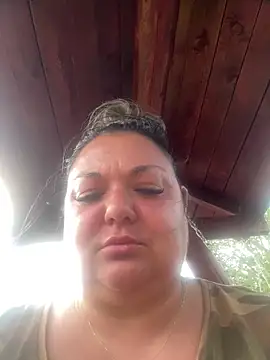 Chat +18 de MikyVesela ao vivo