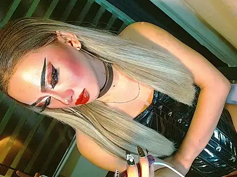 Chat XXX en directo de HOLLYWOOD_QUEEN_88