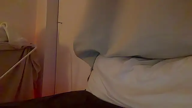 HoleBreeder – Live XXX-chat