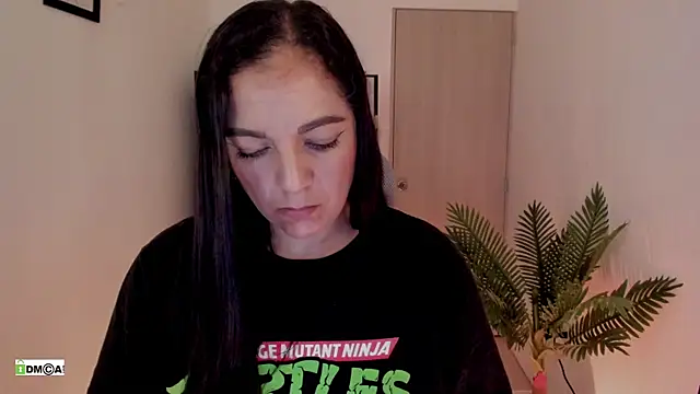 XXX chat uživo modela urcute_kitten
